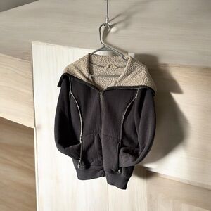 Old navy zippered jacket front pockets pp18. L24